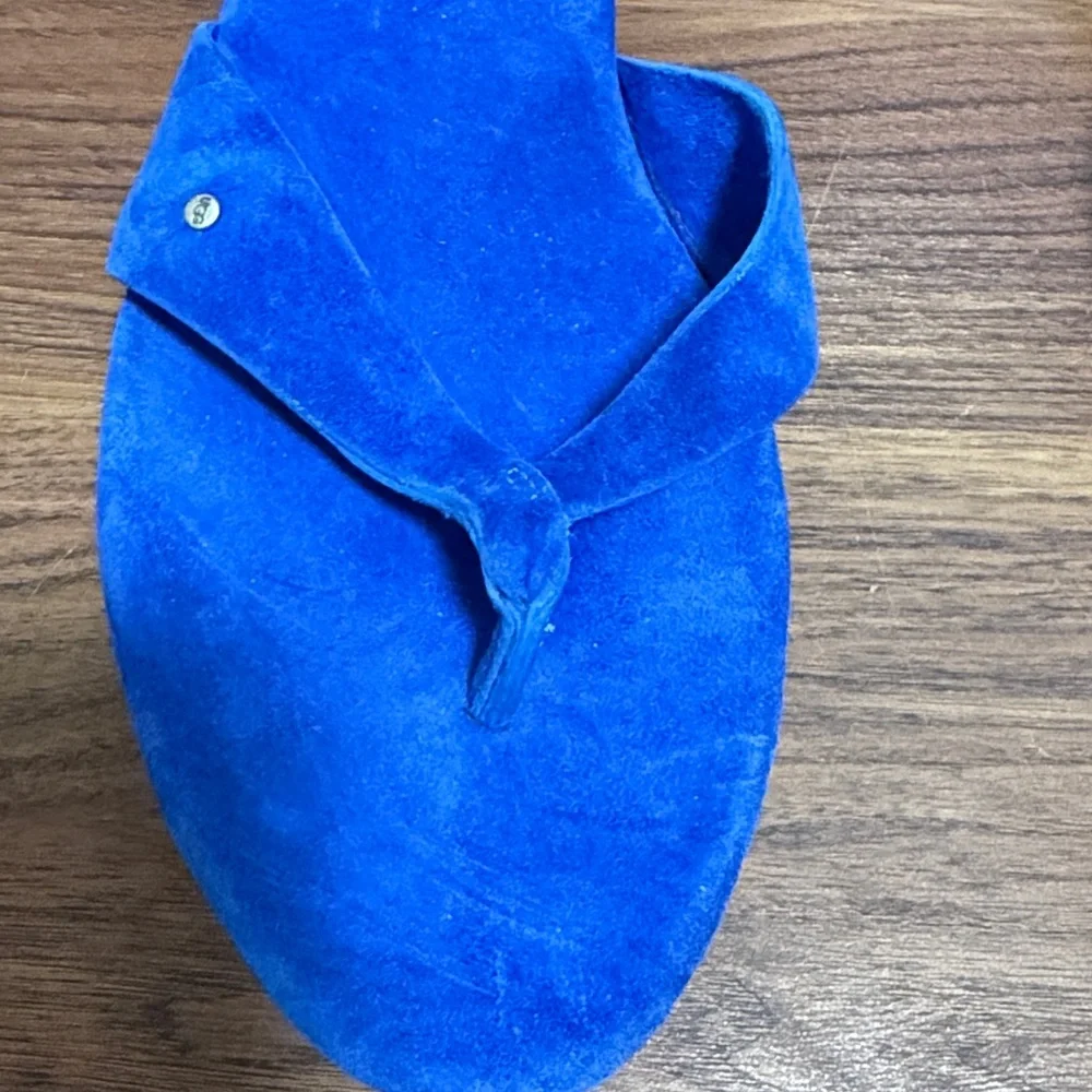 UGG Australia UMA Blue Suede Cork Wedge Woman’s Thong Sandals w/Studs. Size 9W. - Picture 3 of 10